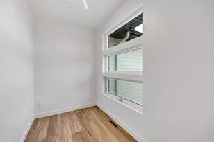 3644 W Hank Ave, De Pere, WI 54115 - Photo 18