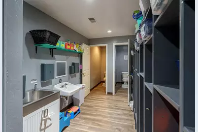 3900 Cedar Court, Green Bay, WI 54313 - Photo 10