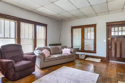 863 Jackson Street, Oshkosh, WI 54901 - Photo 2