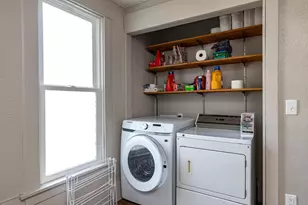 863 Jackson St, Oshkosh, WI 54901 - Photo 8