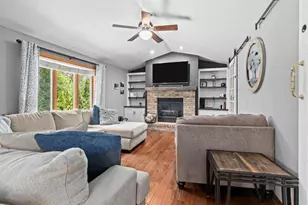 1364 Whippletree Ln, Neenah, WI 54956 - Photo 2