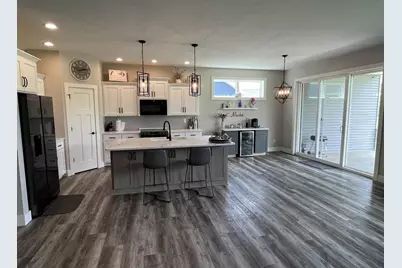 N9073 Southtowne Drive, Menasha, WI 54952 - Photo 6