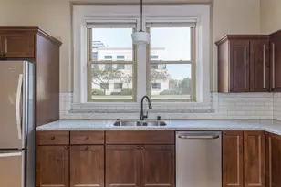 105 Washington Ave, Oshkosh, WI 54901 - Photo 8