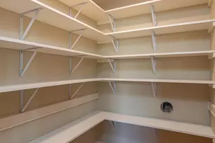 105 Washington Ave, Oshkosh, WI 54901 - Photo 10