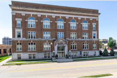 105 Washington Avenue #004, Oshkosh, WI 54901 - Photo 1