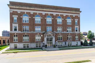 105 Washington Ave, Oshkosh, WI 54901 - Photo 1