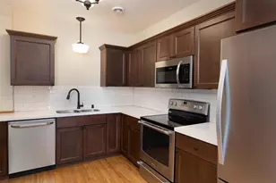 105 Washington Ave, Oshkosh, WI 54901 - Photo 10