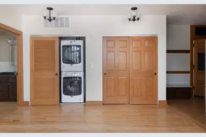 105 Washington Avenue #203, Oshkosh, WI 54901 - Photo 6
