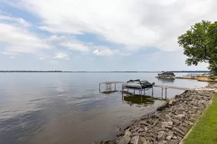 3896 Highland Shore Ln, Oshkosh, WI 54904 - Photo 4