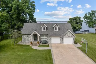 3896 Highland Shore Ln, Oshkosh, WI 54904 - Photo 2