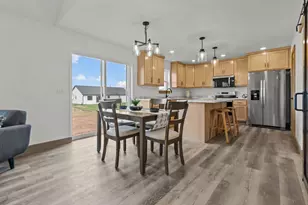 2050 White Dove Ln, Kaukauna, WI 54130 - Photo 6