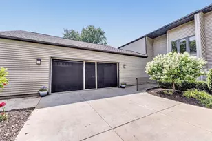 3072 Ridgeway Dr, Neenah, WI 54956 - Photo 32