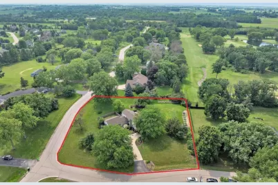 3072 Ridgeway Drive, Neenah, WI 54956 - Photo 2