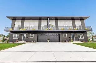 1749 S Oneida St, Green Bay, WI 54304 - Photo 2