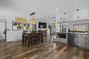 1749 S Oneida St, Green Bay, WI 54304 - Photo 14