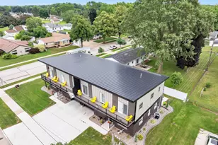 1751 S Oneida St, Green Bay, WI 54304 - Photo 2