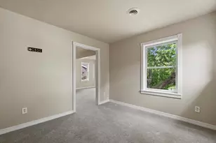 2929 S 48th St, Milwaukee, WI 53219 - Photo 20