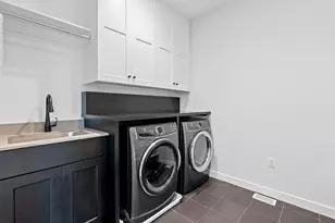 1100 Brookwood Dr, Green Bay, WI 54304 - Photo 36