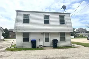 122 Washington Ave, Neenah, WI 54956 - Photo 2