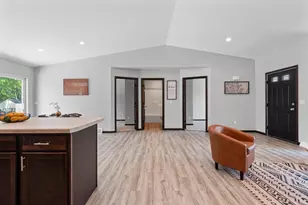 2662 Lawrence Ln, Neenah, WI 54956 - Photo 10