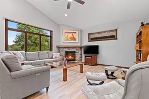 2592 Farmington Wy, Suamico, WI 54313 - Photo 10