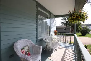 542 Hill St, Green Lake, WI 54941 - Photo 4