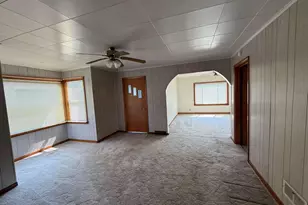 1629 Pernin St, Marinette, WI 54143 - Photo 8