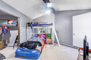 856 Alpine Dr, Green Bay, WI 54311 - Photo 14