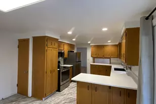 2360 Hillside Ln, Green Bay, WI 54302 - Photo 10