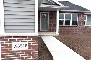 W6515 Breezy Way, Appleton, WI 54915 - Photo 2