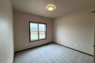 W6527 Breezy Way, Appleton, WI 54915 - Photo 10