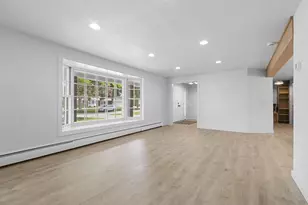 461 W Briar Ln, Green Bay, WI 54301 - Photo 6