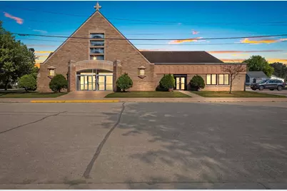 208 E Maurer Street, Shawano, WI 54166 - Photo 1