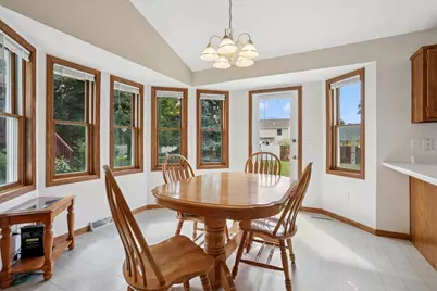 2513 Bishops Lane, Neenah, WI 54956 - Photo 6