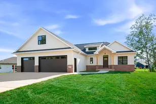 3224 Eclipse Dr, Green Bay, WI 54311 - Photo 2