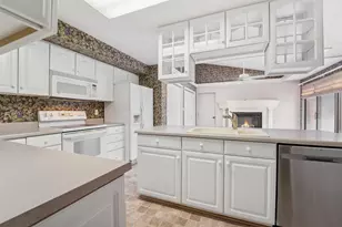 1231 W Nicolet Cir, Appleton, WI 54914 - Photo 8