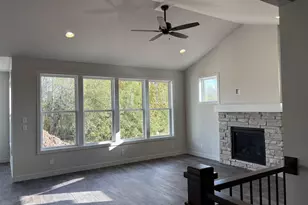 1633 Founders St, Neenah, WI 54956 - Photo 4