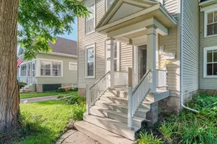 928 Waugoo Ave, Oshkosh, WI 54901 - Photo 1