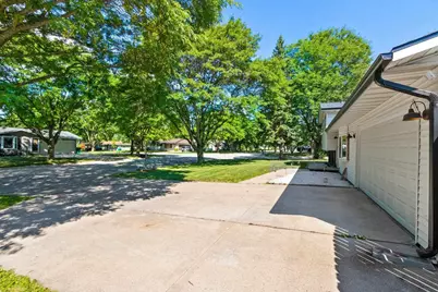 1015 Aphrodite Road, Green Bay, WI 54311 - Photo 4