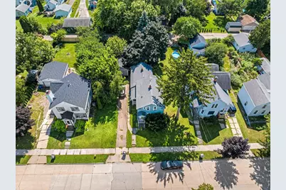 1013 Waugoo Avenue, Oshkosh, WI 54901 - Photo 4