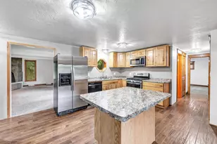 1273 San Jose Pl, Green Bay, WI 54303 - Photo 2