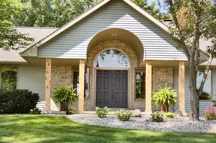 2753 Summerset Cir, Suamico, WI 54173 - Photo 2