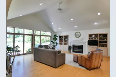 2753 Summerset Circle, Suamico, WI 54173 - Photo 6