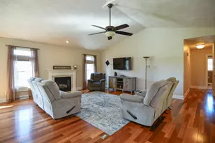 544 Nicole Ln, Wrightstown, WI 54180 - Photo 4