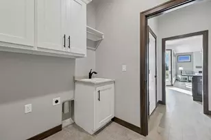 895 Black Swan Dr, Menasha, WI 54153 - Photo 38