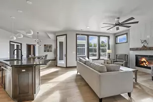 895 Black Swan Dr, Menasha, WI 54153 - Photo 4