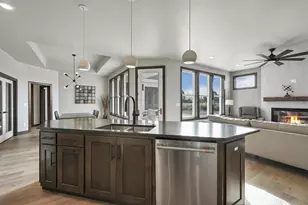 895 Black Swan Dr, Menasha, WI 54153 - Photo 16