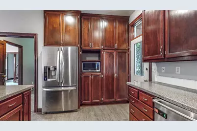 2055 S Tanager Lane, Suamico, WI 54313 - Photo 16