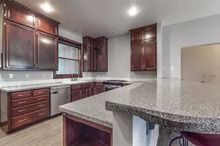 2055 S Tanager Ln, Suamico, WI 54313 - Photo 18