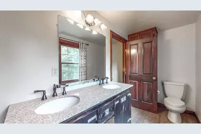 2055 S Tanager Lane, Suamico, WI 54313 - Photo 38